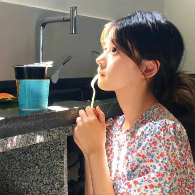 默默的我，不默默的我们